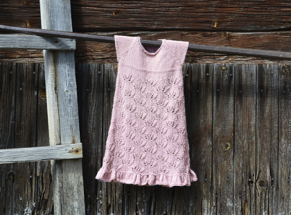 Hilma - mønsterstikket babykjole