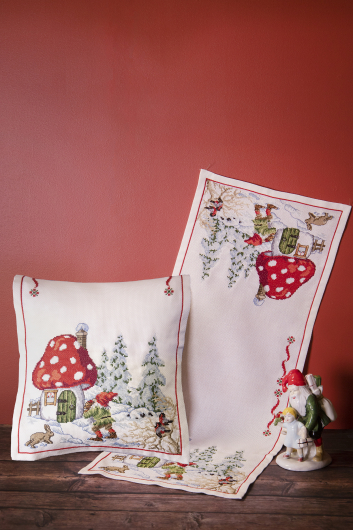 Tomte vid svamphus - kudde