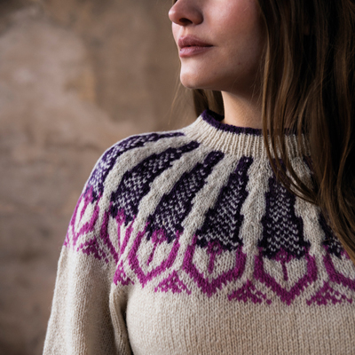 Härd – damegenser med mønsterstrikket bærestykke