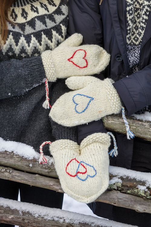 Kjærestevottene “hånd i hånd”