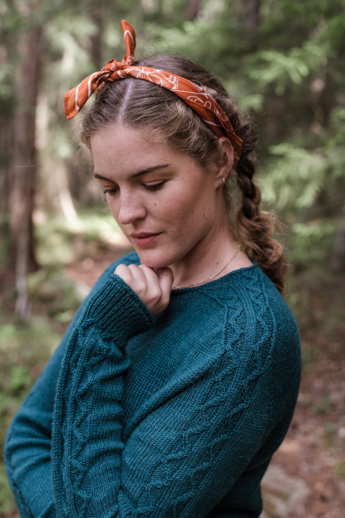 Bergtjärn – damegenser med sadelskuldre