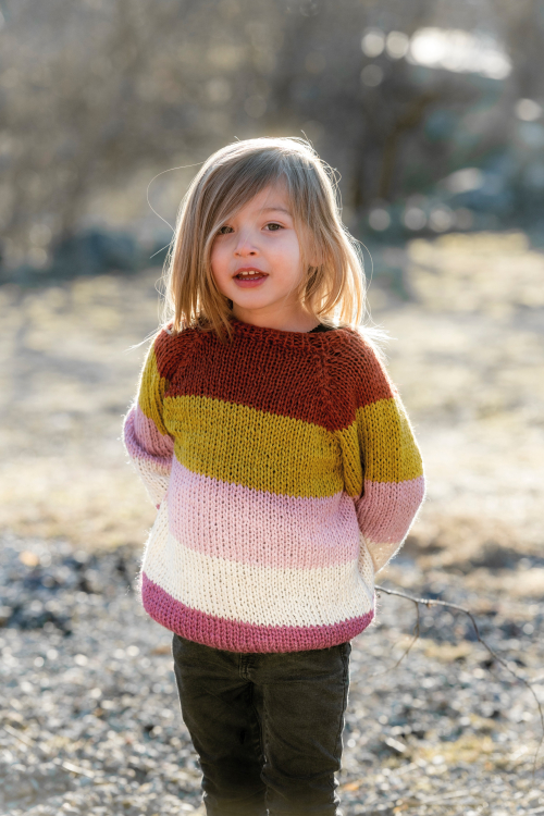 Vårbris - stripet barnegenser i dobbelt garn