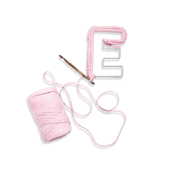 Makrame bokstavrammer