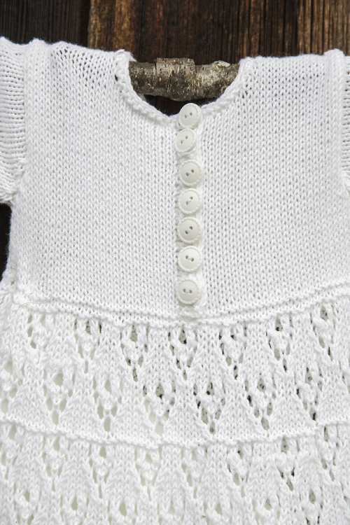 Strikket dåpskjole og lue