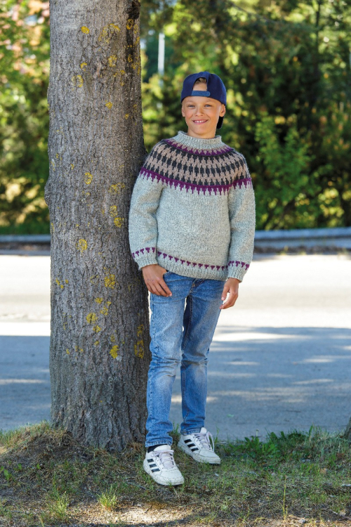 Medalfell - barnegenser med mønster åk