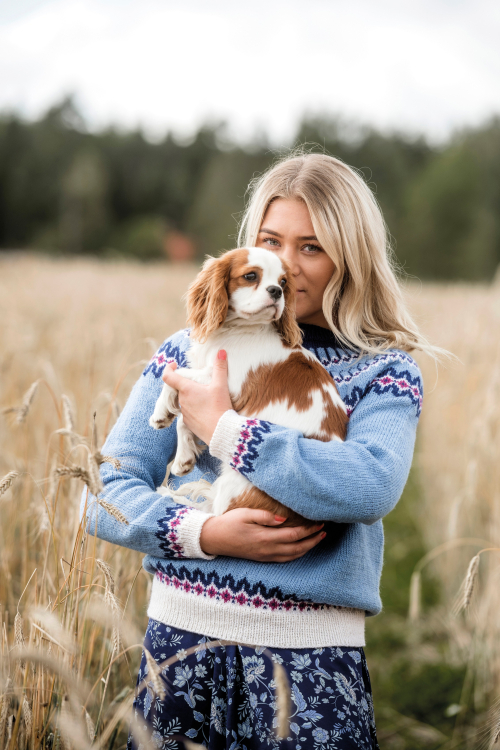 Karamell - langermet genser med mønstret bærestykke