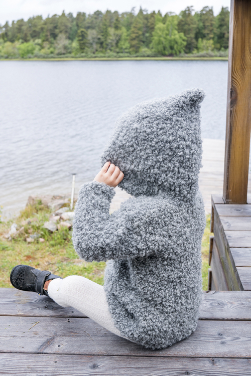 92153.“PELSJAKKE” MED HETTE TIL BARN