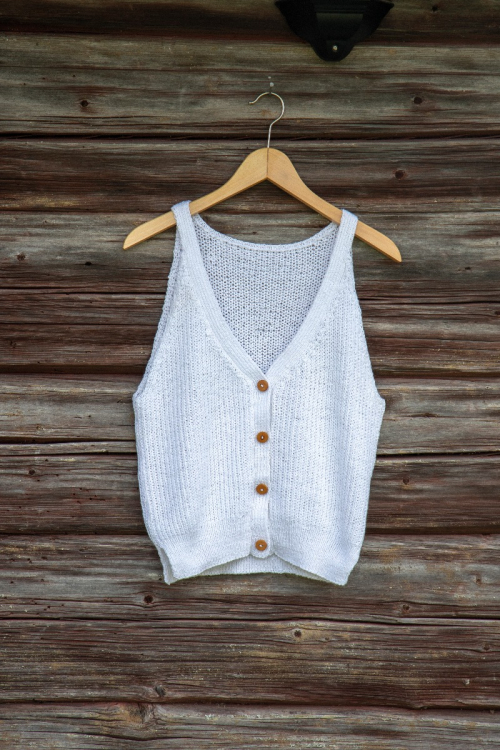 Lisen - patentstrikket topp med knepping