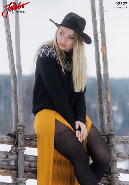 'Wilma' - genser med mønstret bærestykke og rundfelling