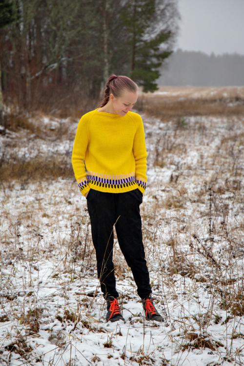 Skyskrapa - rett og luftig damegenser med fargemønster