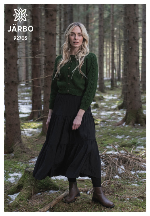 Embla - jakke med hullmønstrete ermer