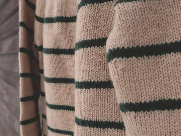 Lund - genser med rundt bærestykke