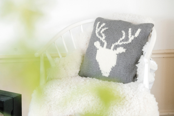 'Älgnäs' - pute med viltmotiv