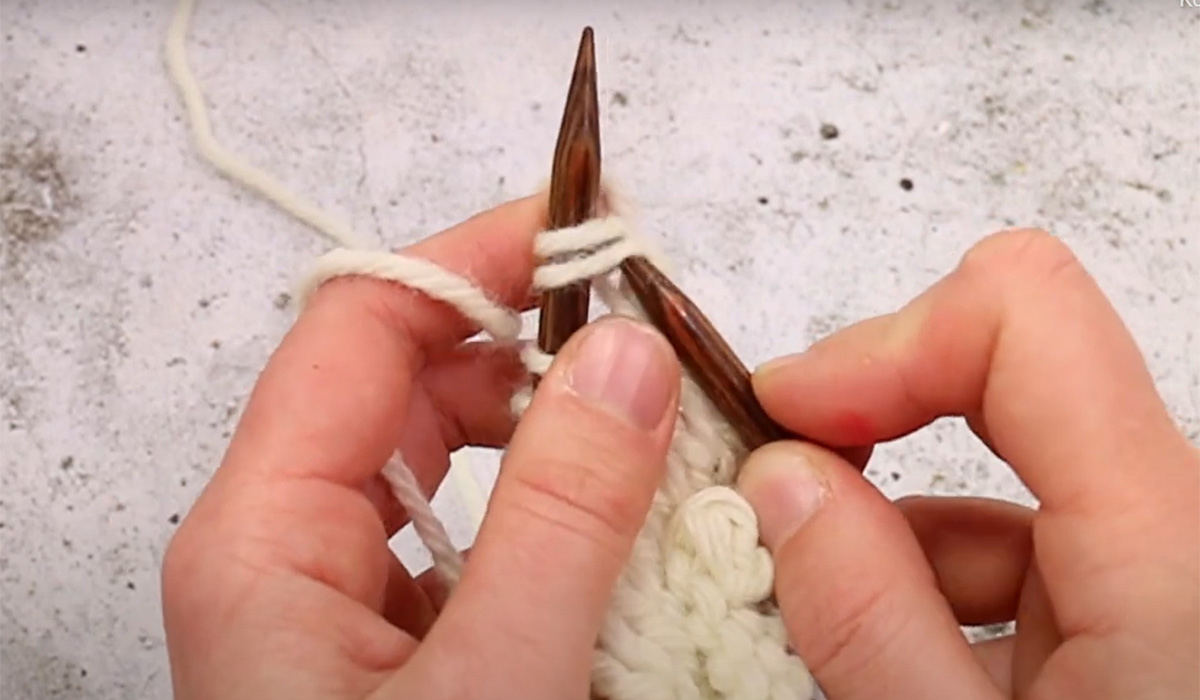 Strikk to masker rett sammen (2 r sm)